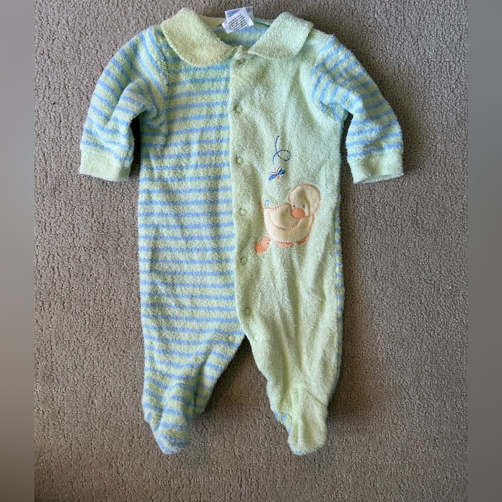 90’s Carter’s vintage baby onesie with footies, duck embroidered size 0-3 months